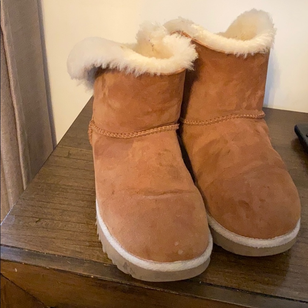 UGG BOOTS